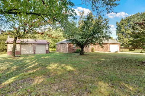 846 Oak Hill Dr, Mount Vernon, MO 65712
