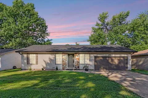 2917 S Roanoke Ave, Springfield, MO 65807