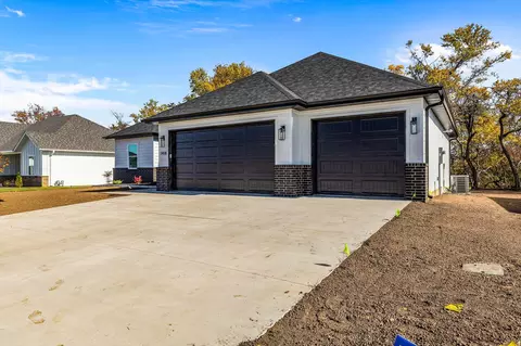 Exterior - 1418 N Collins Dr, Republic, MO 65738 photo 5 of 15