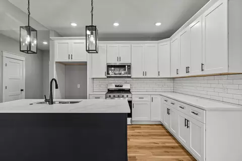 Kitchen - 1418 N Collins Dr, Republic, MO 65738 photo 2 of 4