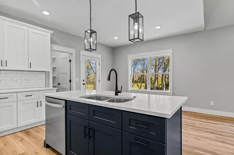 Kitchen - 1418 N Collins Dr, Republic, MO 65738 photo 4 of 4
