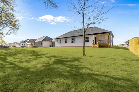 Exterior - 1418 N Collins Dr, Republic, MO 65738 photo 9 of 15