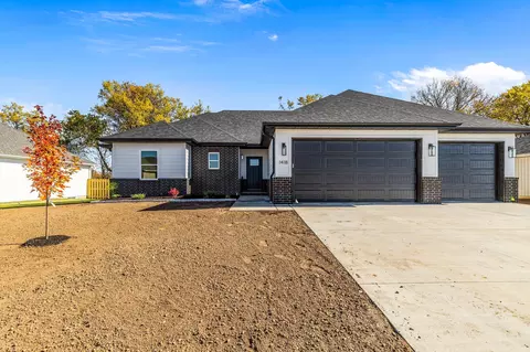 Exterior - 1418 N Collins Dr, Republic, MO 65738 photo 6 of 15