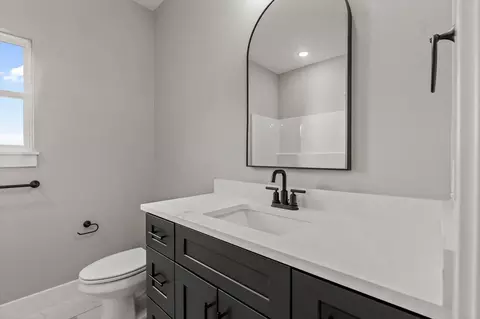 Bath - 1418 N Collins Dr, Republic, MO 65738 photo 3 of 3