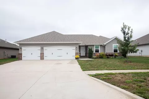 1895 S Lullwood Ave, Springfield, MO 65802