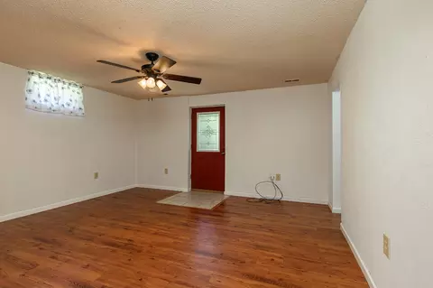 Living - 8 Dallion Ford Ln, Buffalo, MO 65622 photo 6 of 10