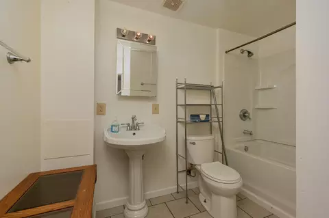 Bath - 8 Dallion Ford Ln, Buffalo, MO 65622 photo 1 of 3