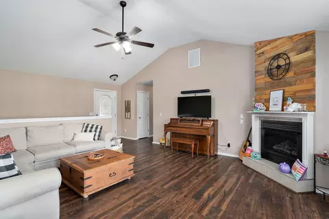 4426 N Shirley Ave, Springfield, MO 65803 photo 7