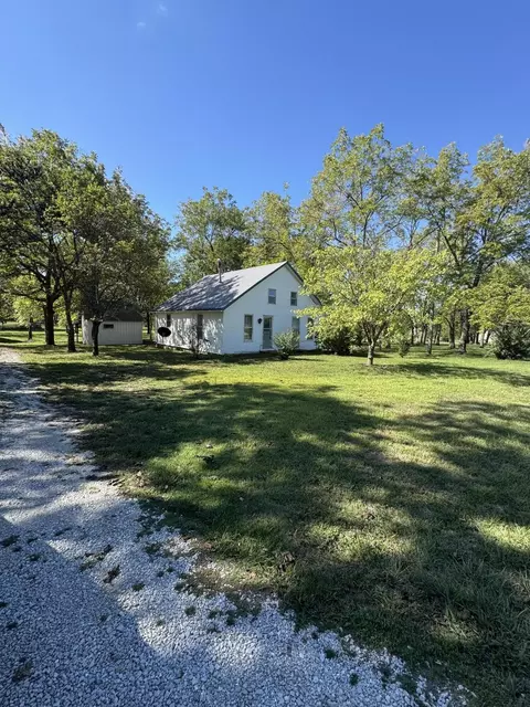 238 S Clompton St, Dadeville, MO 65635