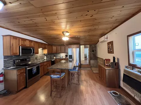 Kitchen - 112 Corbin Vly, Tecumseh, MO 65760 photo 3 of 6