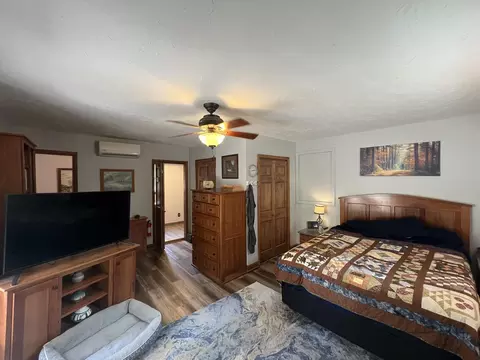 Bedroom - 112 Corbin Vly, Tecumseh, MO 65760 photo 5 of 6