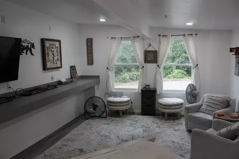 Living - 847 Airport Rd, Branson, MO 65616 photo 2 of 3