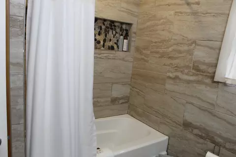 Bath - 847 Airport Rd, Branson, MO 65616 photo 7 of 7