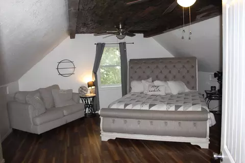 Bedroom - 847 Airport Rd, Branson, MO 65616 photo 10 of 11