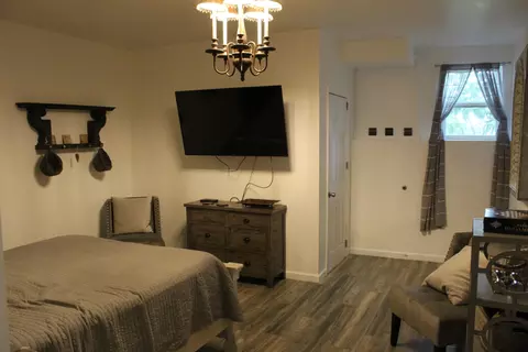 Bedroom - 847 Airport Rd, Branson, MO 65616 photo 6 of 11