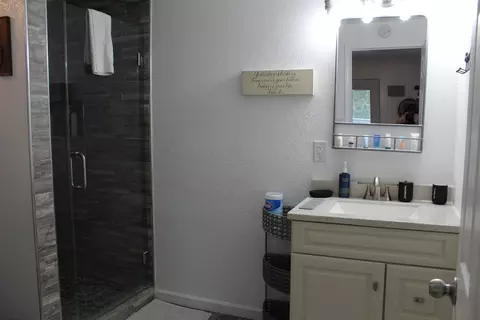 Bath - 847 Airport Rd, Branson, MO 65616 photo 5 of 7