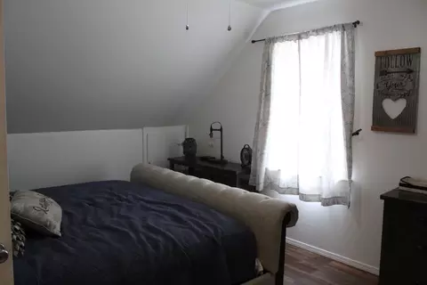 Bedroom - 847 Airport Rd, Branson, MO 65616 photo 9 of 11