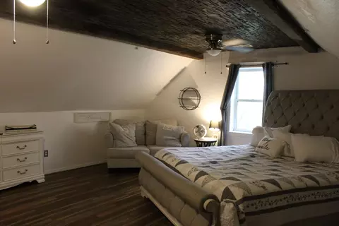 Bedroom - 847 Airport Rd, Branson, MO 65616 photo 11 of 11