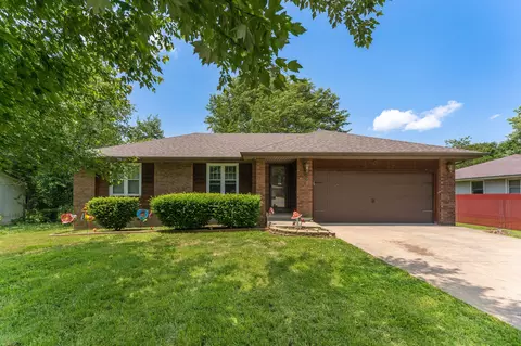 5431 S Honeysuckle Ln, Battlefield, MO 65619