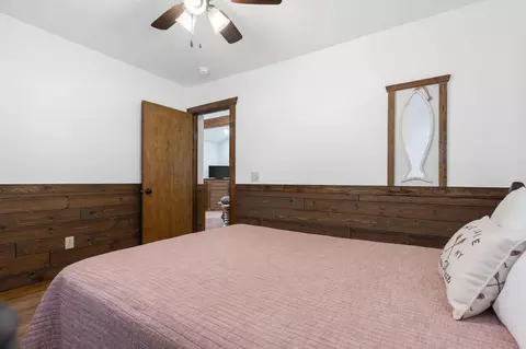 Bedroom - 31 Woodcliff Rd #4, Shell Knob, MO 65747 photo 4 of 4