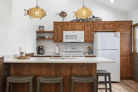 Kitchen - 31 Woodcliff Rd #4, Shell Knob, MO 65747 photo 2 of 3