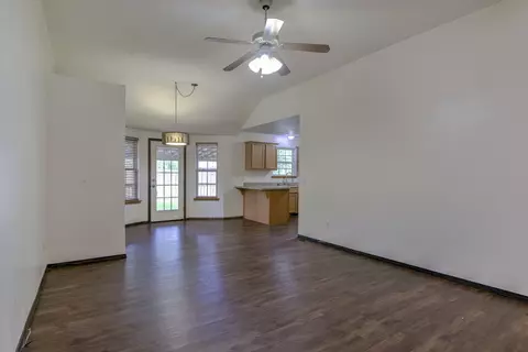 360 Crocodile Ave, Sparta, MO 65753 photo 3