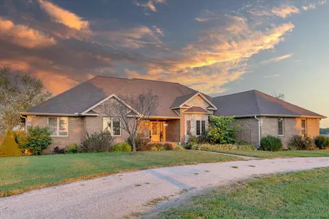 4138 Farm Road 1090, Monett, MO 65708