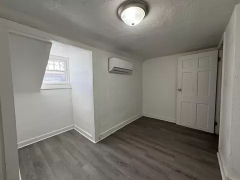 Bedroom - 1700 E Cairo St, Springfield, MO 65802 photo 4 of 4