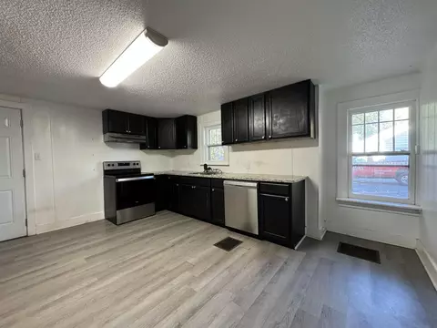 Kitchen - 1700 E Cairo St, Springfield, MO 65802 photo 1 of 3