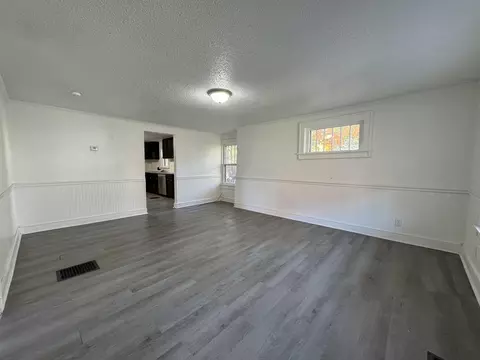 Living - 1700 E Cairo St, Springfield, MO 65802 photo 2 of 5