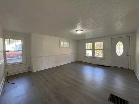 Living - 1700 E Cairo St, Springfield, MO 65802 photo 1 of 5