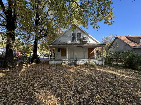 Exterior - 1700 E Cairo St, Springfield, MO 65802 photo 2 of 3