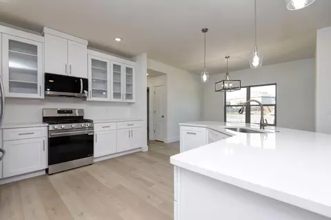 4449 N Toby Ave, Springfield, MO 65803 photo 9
