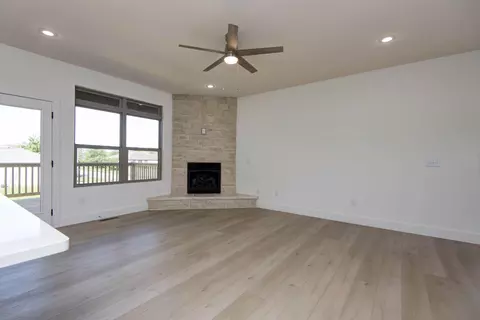 4449 N Toby Ave, Springfield, MO 65803 photo 4
