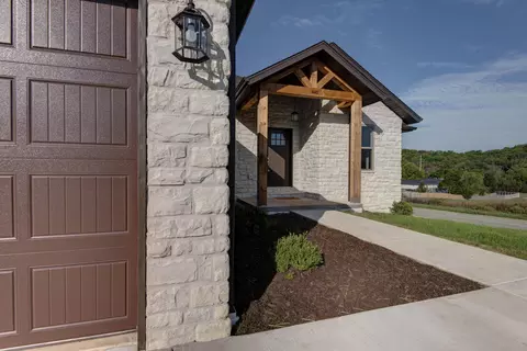4449 N Toby Ave, Springfield, MO 65803 photo 2