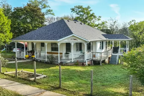 204 N Maple St, Galena, MO 65656