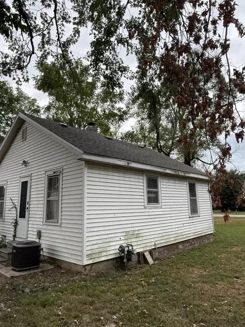 Exterior - 3022 W Brower St, Springfield, MO 65803 photo 3 of 5