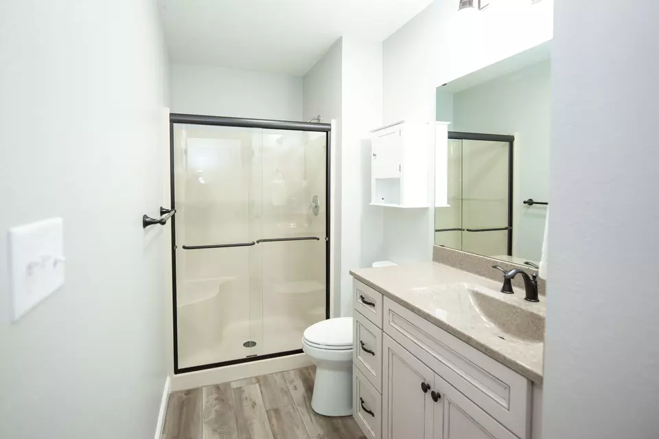 Bath - 91 Port Dr #3, Kimberling City, MO 65686 photo 2 of 2