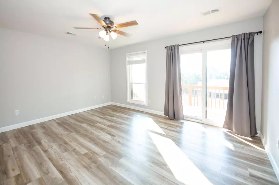 Living - 91 Port Dr #3, Kimberling City, MO 65686 photo 3 of 3
