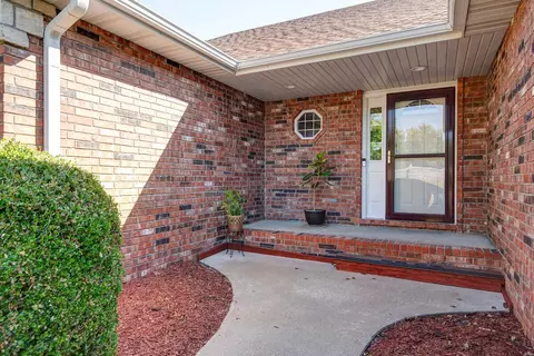 452 Royal Ln, Clever, MO 65631 photo 2