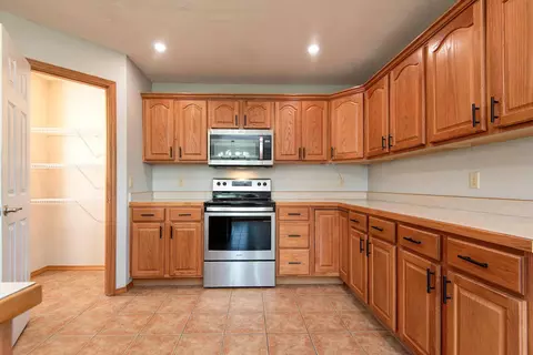 452 Royal Ln, Clever, MO 65631 photo 11