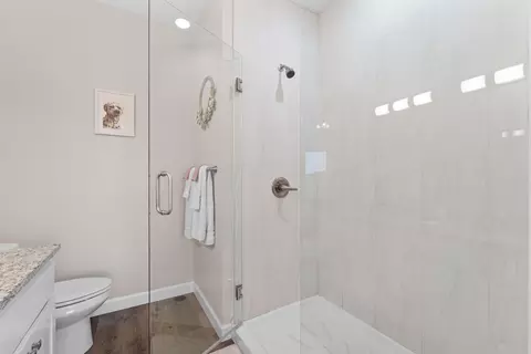 Bath - 3002 N Vineyards Ter #3, Branson, MO 65616 photo 2 of 3