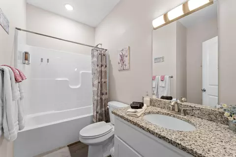 Bath - 3002 N Vineyards Ter #3, Branson, MO 65616 photo 1 of 3