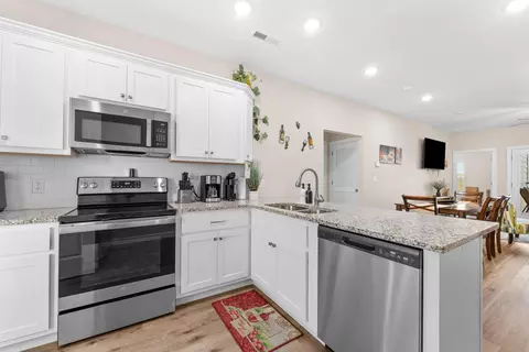 Kitchen - 3002 N Vineyards Ter #3, Branson, MO 65616 photo 2 of 2