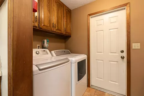 3130 E Meadowmere St, Springfield, MO 65804 photo 6