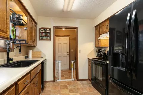 3130 E Meadowmere St, Springfield, MO 65804 photo 5