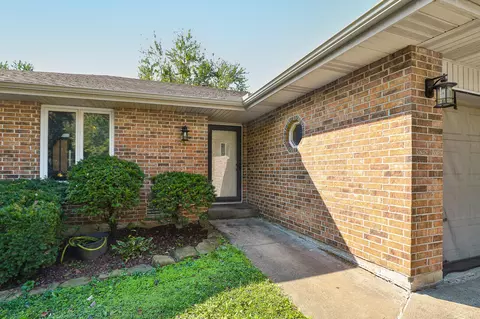 3130 E Meadowmere St, Springfield, MO 65804 photo 2