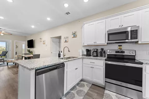 Kitchen - 3002 N Vineyards Terrace Ter #4, Branson, MO 65616 photo 2 of 3