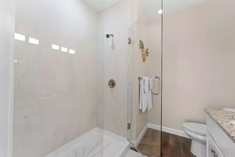 Bath - 3002 N Vineyards Terrace Ter #4, Branson, MO 65616 photo 2 of 3