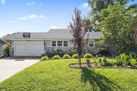 3952 W Collings St, Springfield, MO 65803